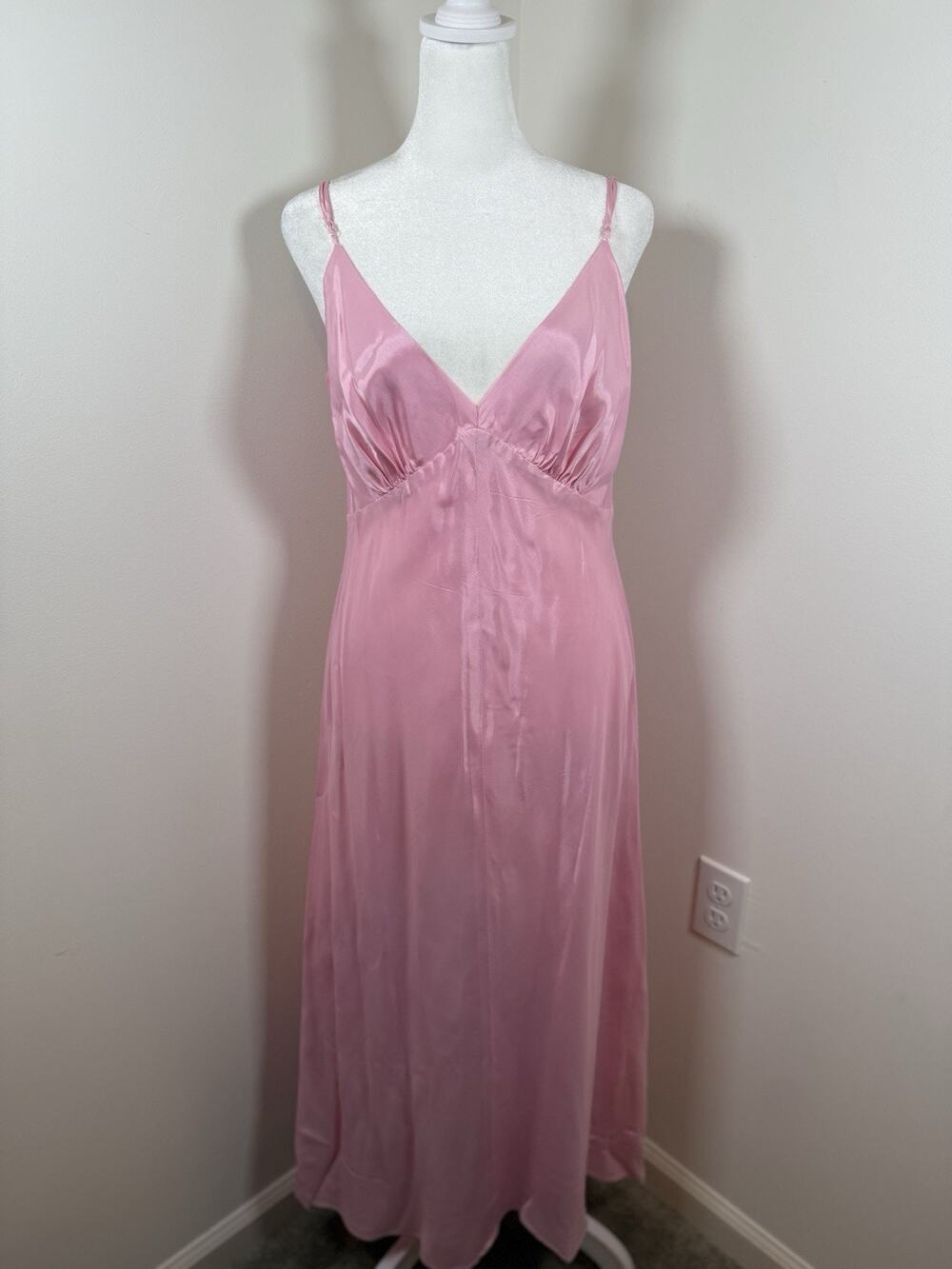 Watters & Watters Pink Slip Dress Women’s Size 12 Bridesmaid Dress Gown Vneck
